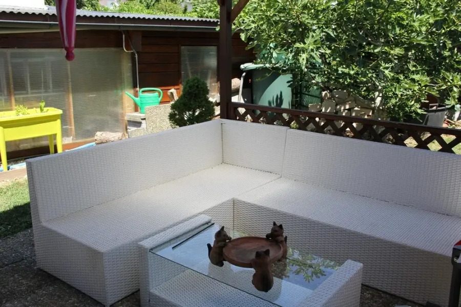 Studio in Bevaix, With Pool Access, Enclosed Garden and Wifi