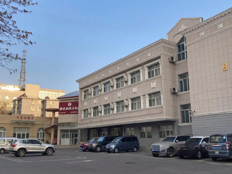 Yili Huacheng Hotel (Liuxing Street)