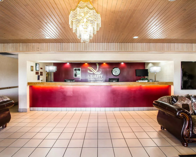 American Inn and Suites