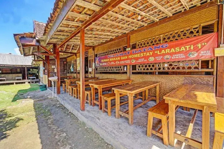 OYO Life 91201 Larasati Homestay Pantai Klayar