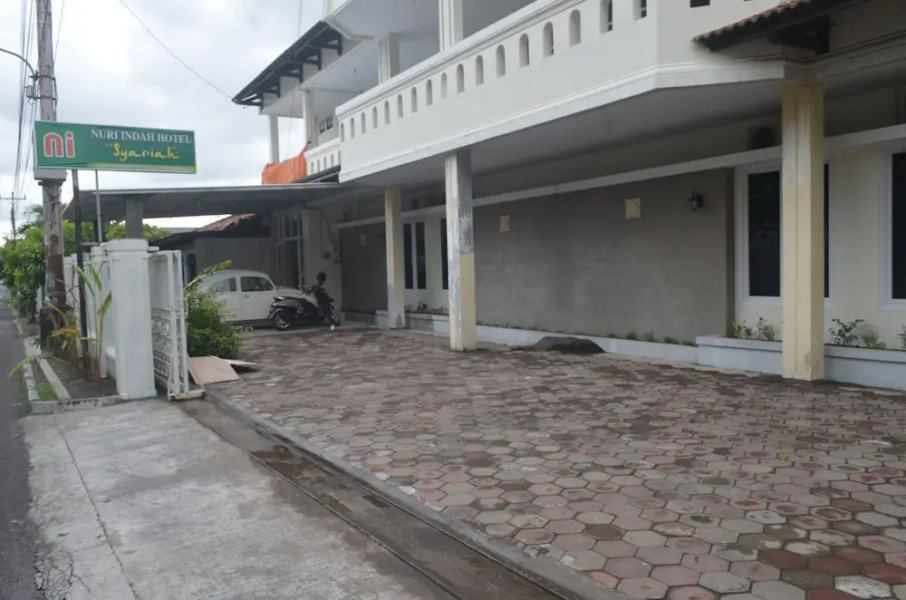 Nuri Indah Syariah Hotel