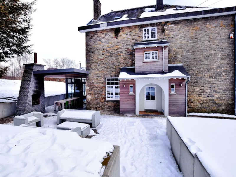 Luxurious Holiday Home in Courtil with Hot Tub