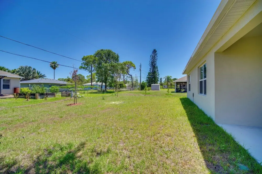 Pet-friendly Sebastian Retreat: 7 Mi to Beach!
