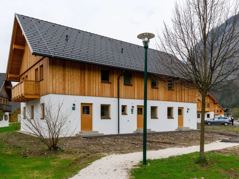 Luxury Chalet in Obertraun With Pool