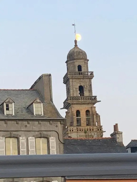 Une Nuit Sur Le Pont 1 (Adults Only)