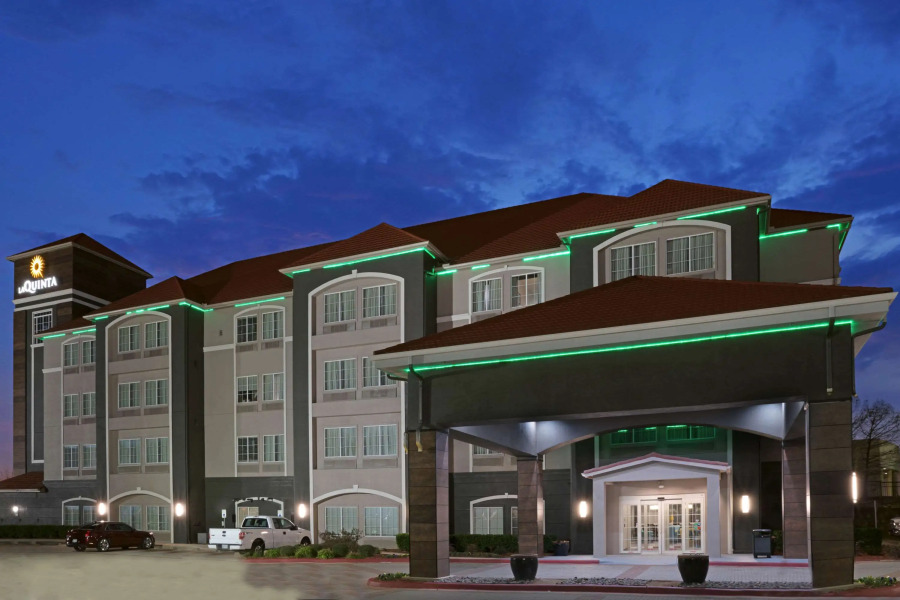 La Quinta Inn & Suites by Wyndham Fort Worth Arlington West