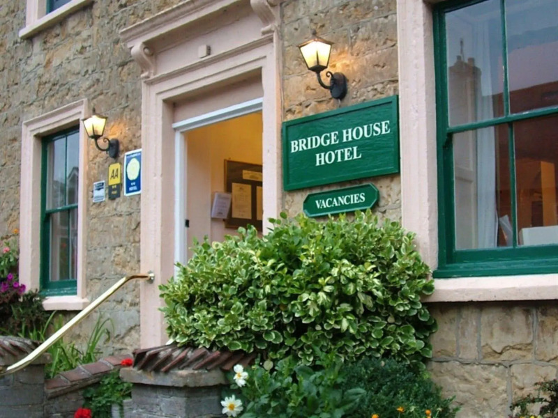 Bridge House Hotel