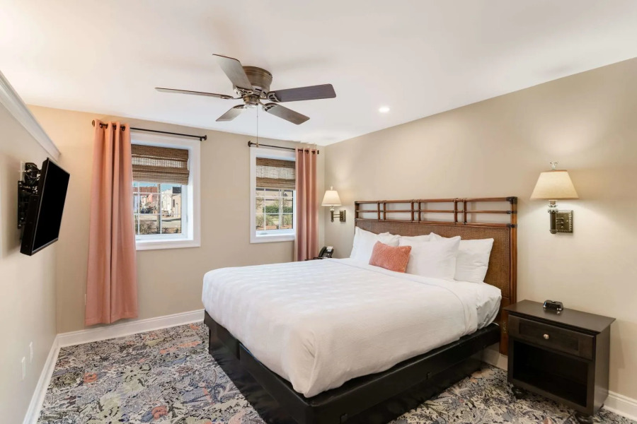 The Port Inn and Cottages, an Ascend Collection Hotel