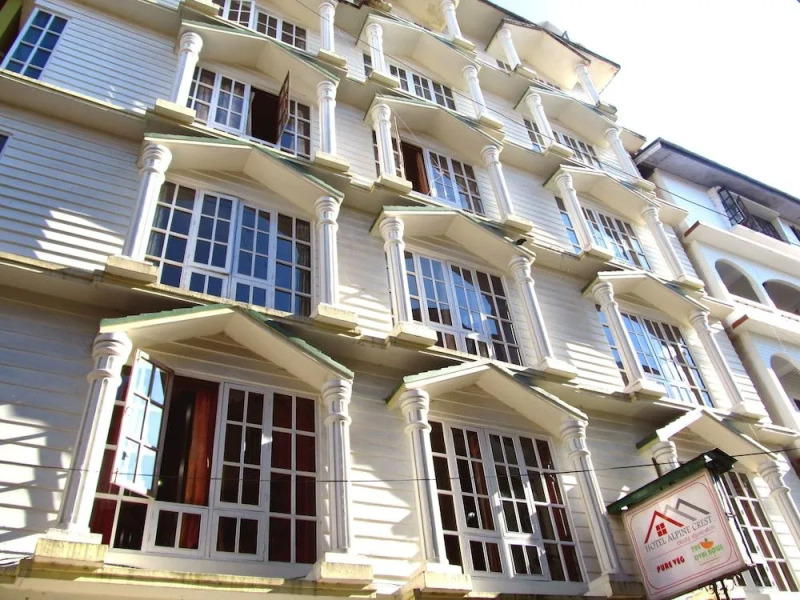 Hotel Alpine Crest