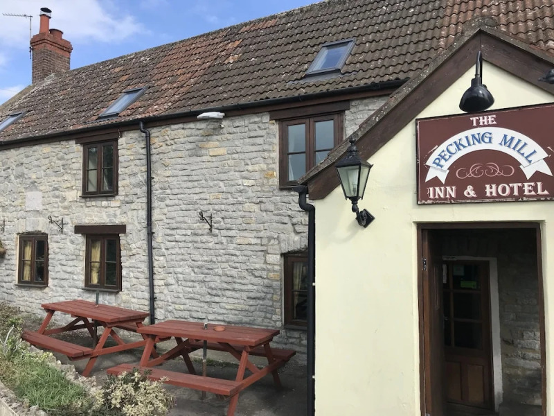 The Pecking Mill Inn