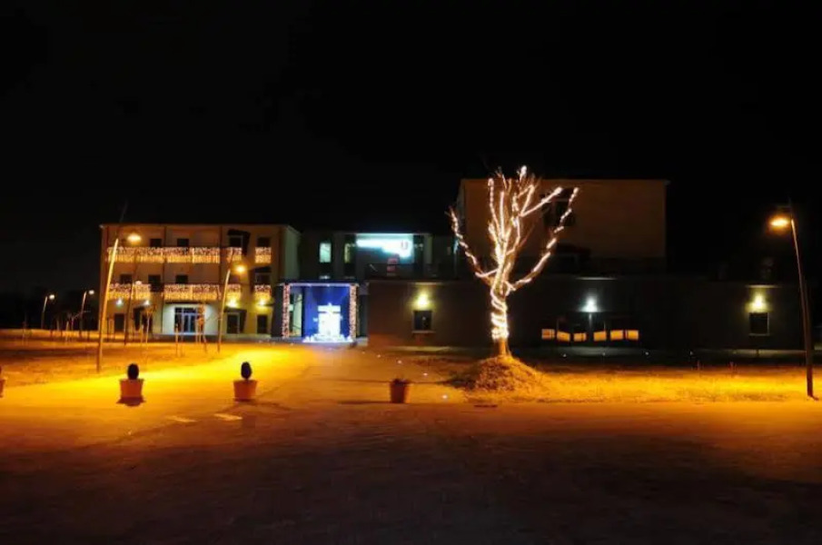 Manhattan Village Hotel