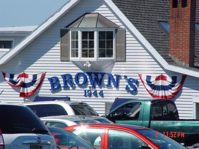 Browns Wharf Inn