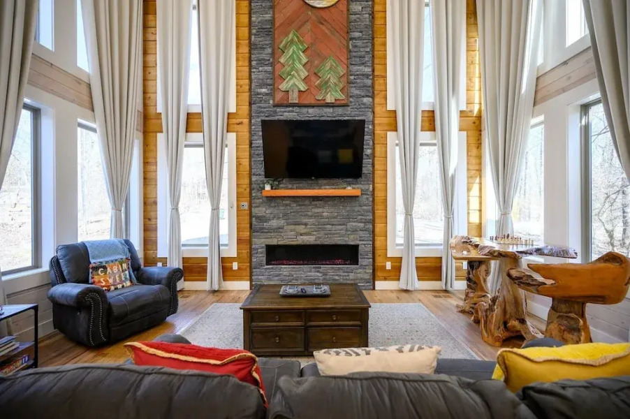 Stardust Hollow Cabin for 14