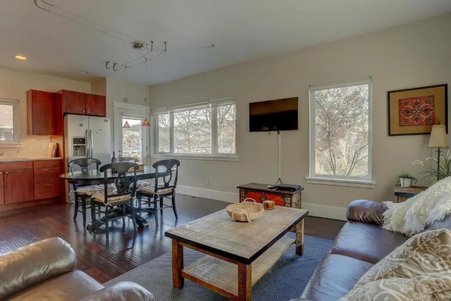 Surfsup!   *30 Day Minimum 3 Bedroom Home by RedAwning