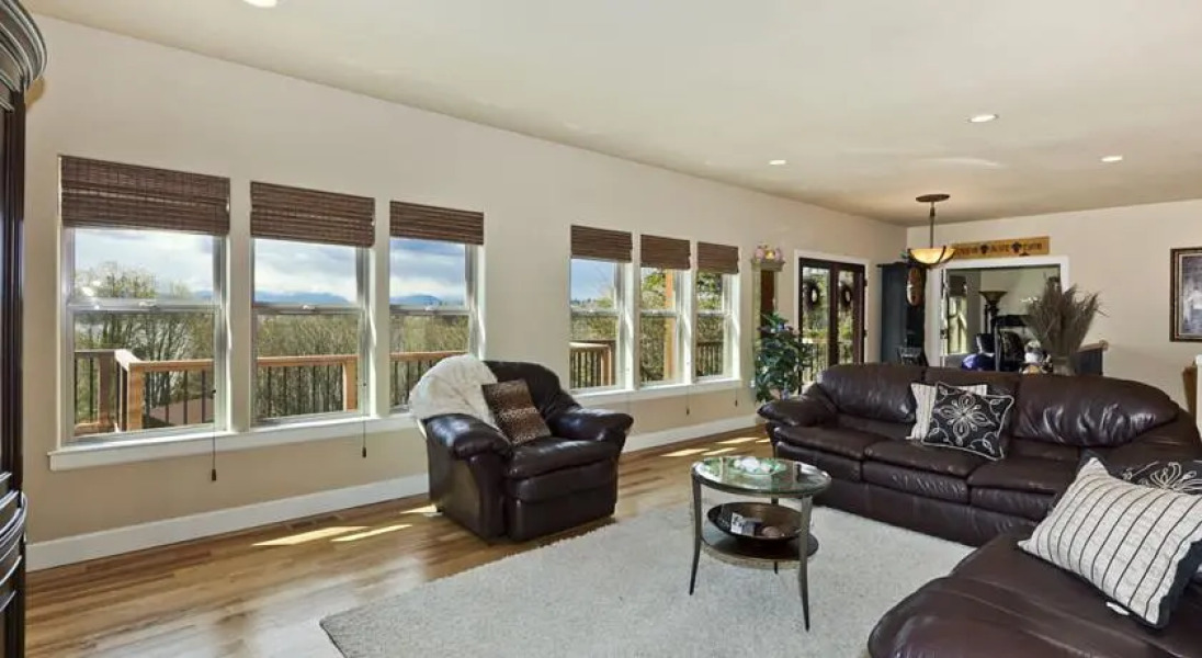 The Hillcrest Hideaway