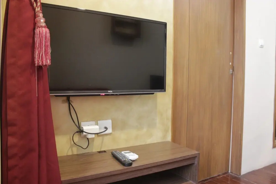 Strategic & Comfy 2Br Apartment At The Edge Near Unjani