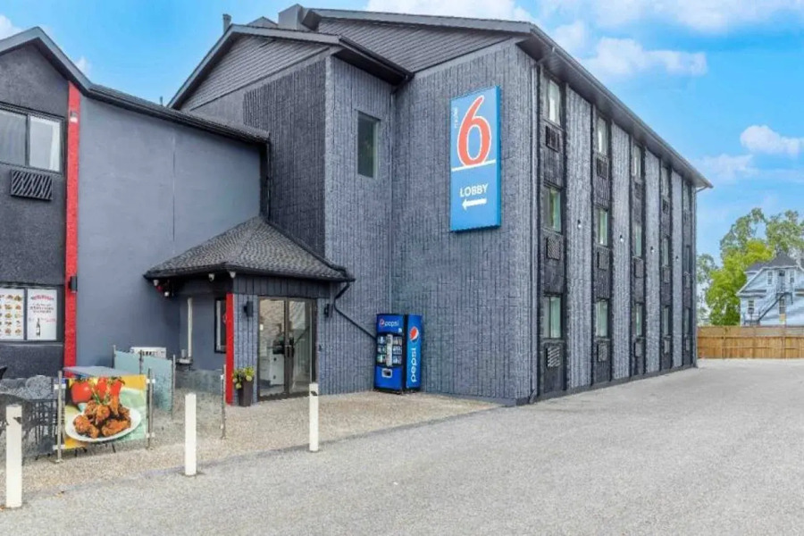 Motel 6 Niagara Falls, ON – Near the Falls