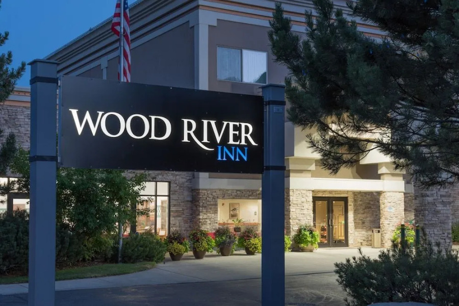 Wood River Inn & Suites