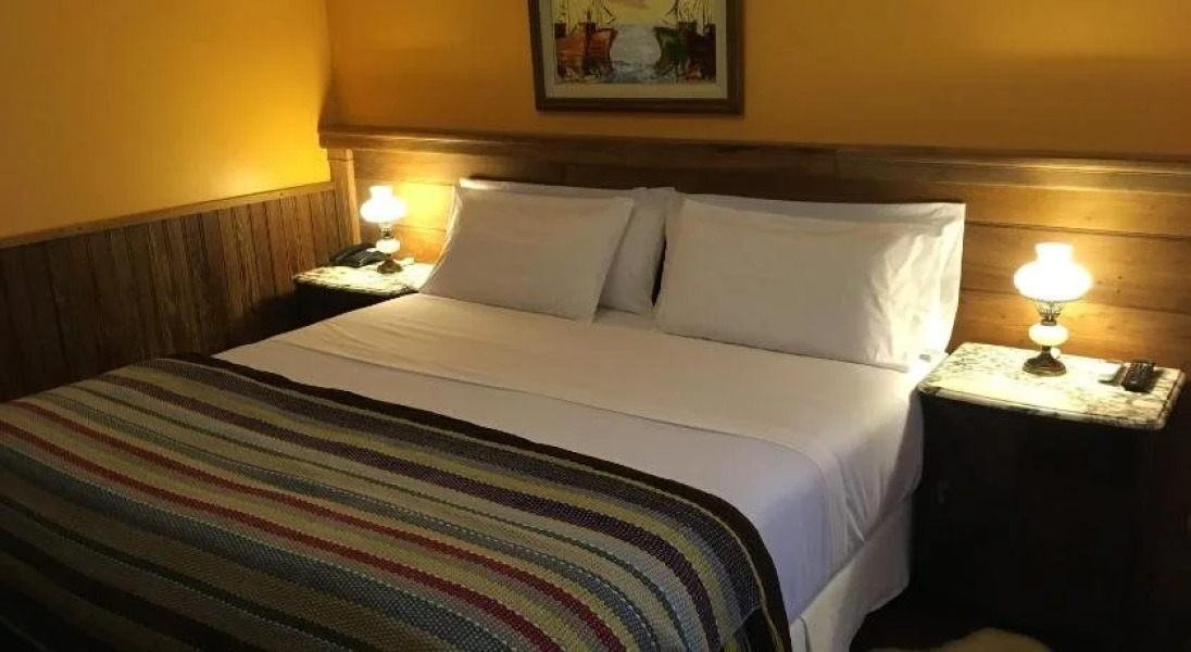 Los Nobles Hostal de Bosque