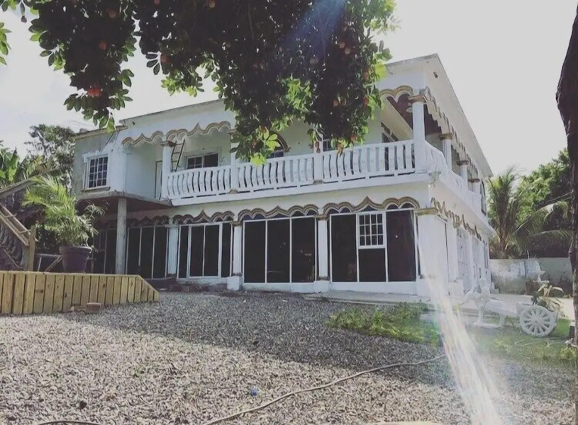 Arms Of Charms Guesthouse