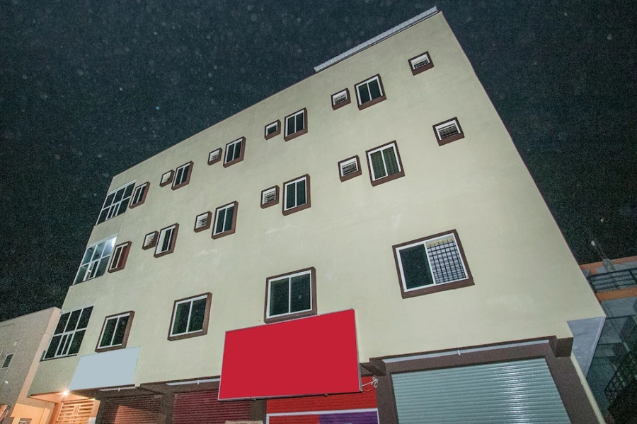 OYO 12840 Sri Guru Residency