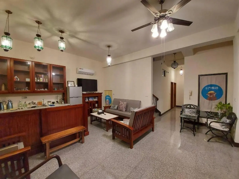 Otter footprints B B