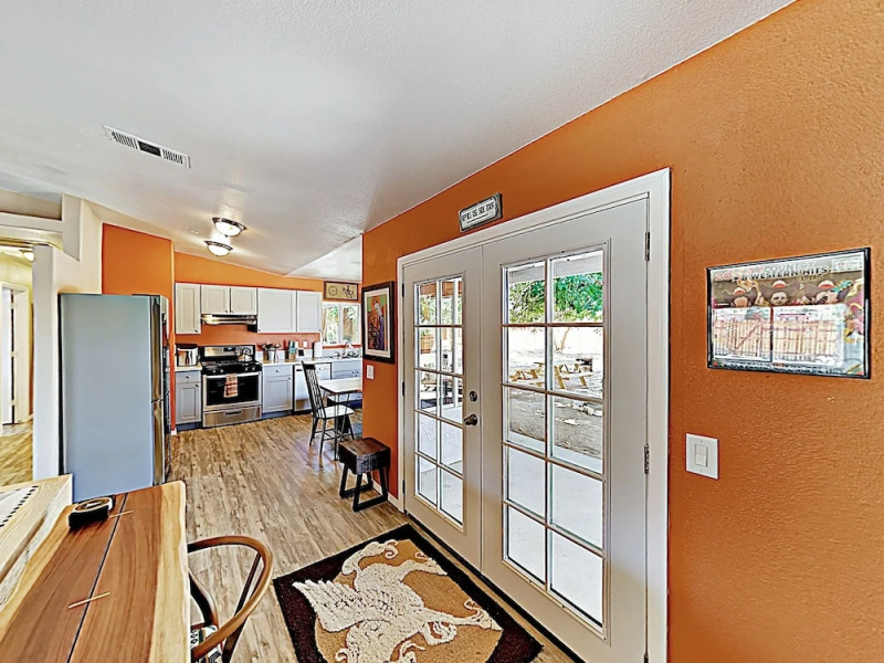 New Listing! Rawhide Ranch, Walk To Pappys 3 Bedroom Home