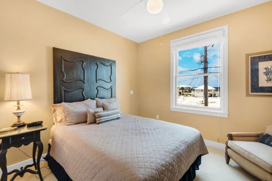 Sea Side 4 Bedroom Townhouse by RedAwning