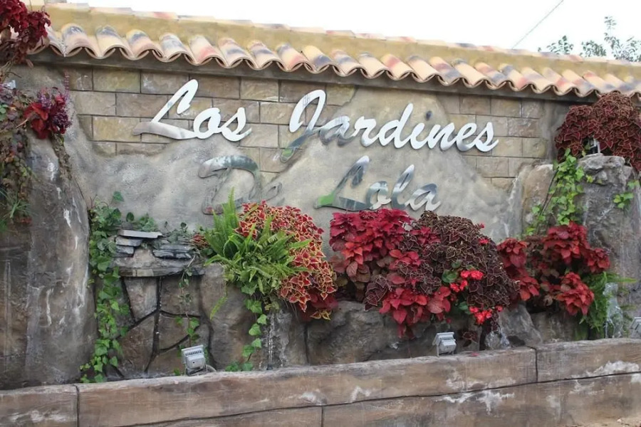 Los Jardines De Lola