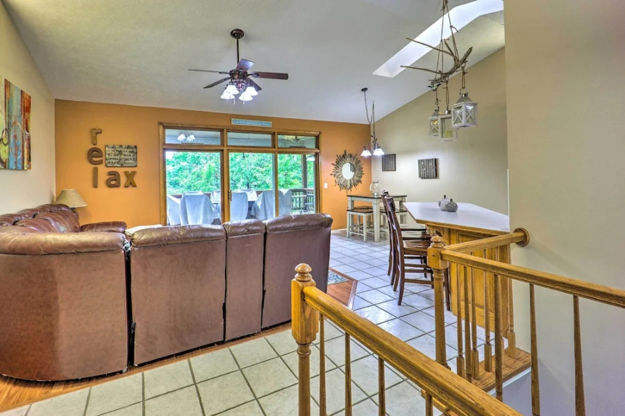 Waterfront Home on Beaver Lake w/ 2 Decks!