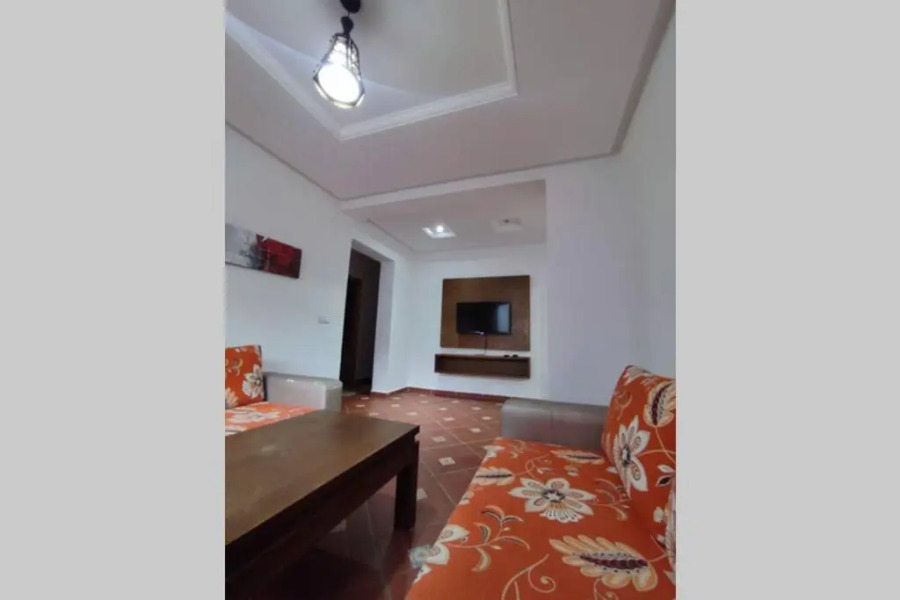 Grand appartement en face à la mer avec piscine