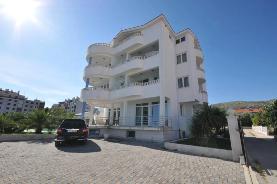 Apartments Villa Lida