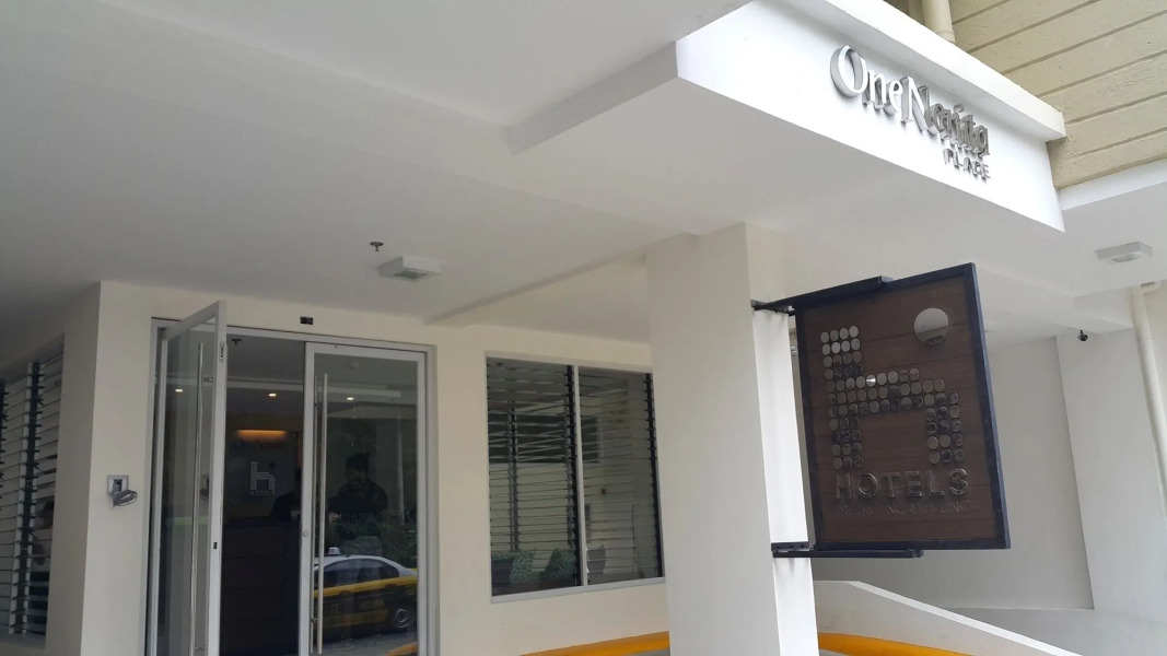 H Hotels - Metro North Uno