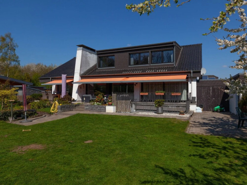 Large Apartment with Private Terrace near Kleve & Goch