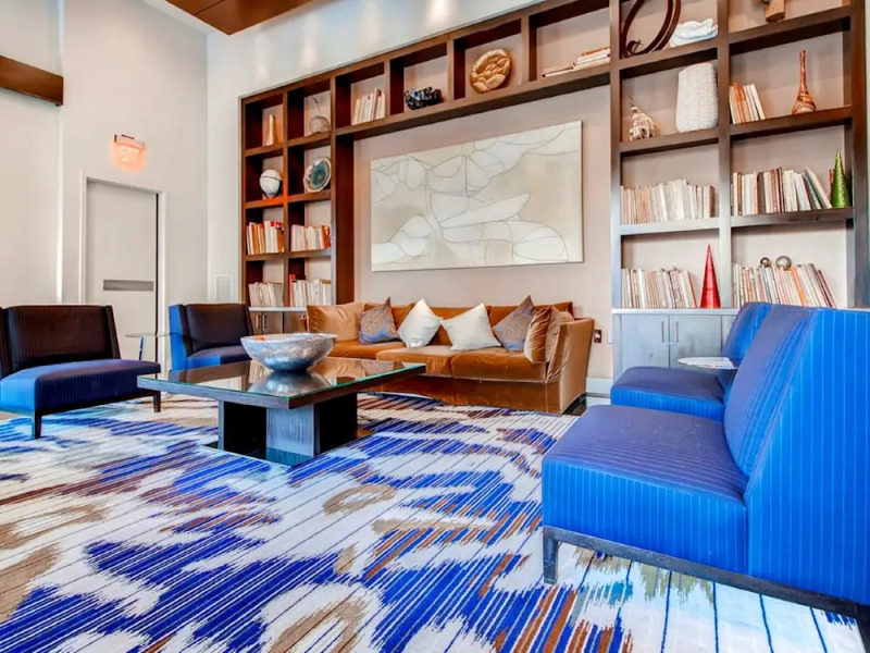 Bluebird Suites in Pentagon City