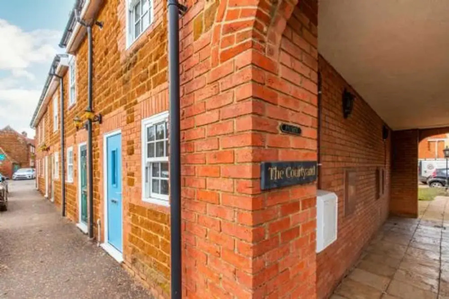 Host Stay The Courtyard