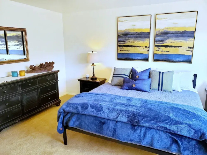 Kern River Retreat - Walk To River & Downtown! 3 Bedroom Retreat by RedAwning