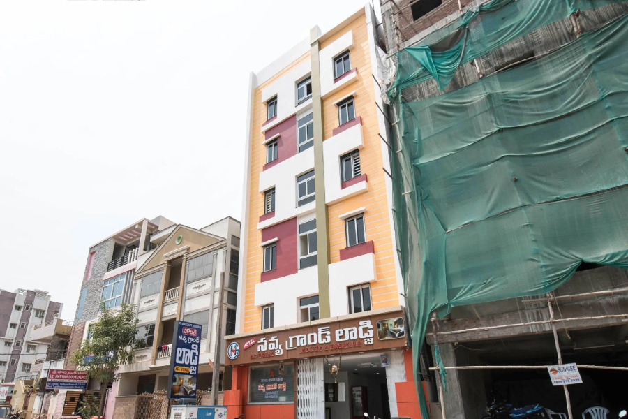 OYO 78730 Navya Grand Lodge