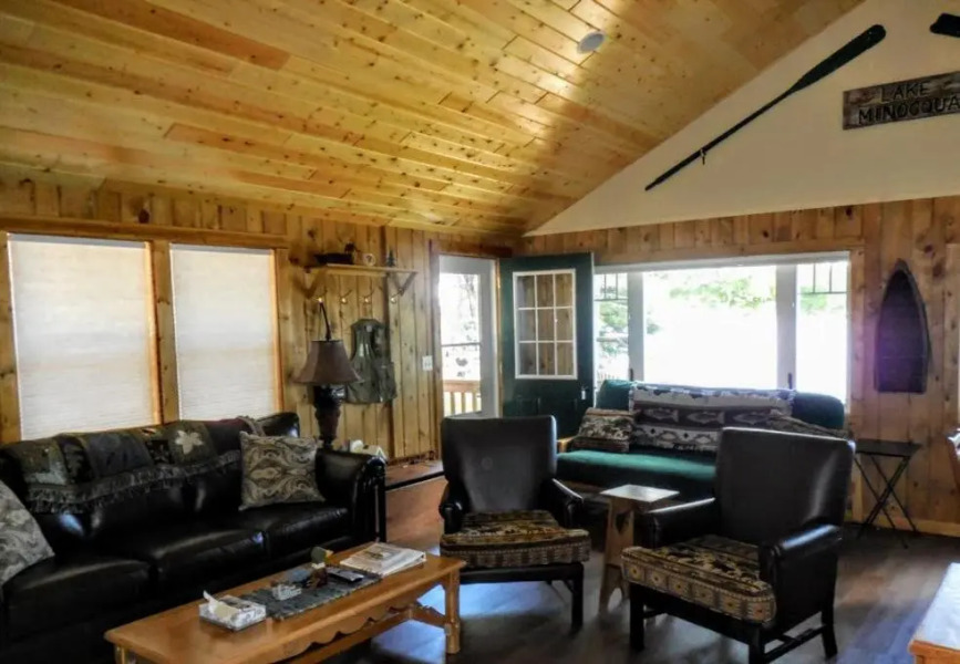 Knotty Pine- White Pine