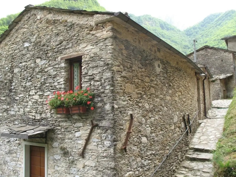 Antico Borgo Isola Santa