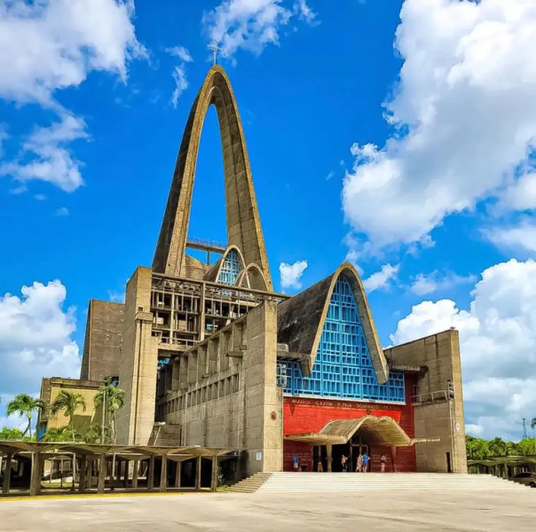 Apartamento Completo en Higüey, 3 habitaciones, 2 baños y 2 parqueos