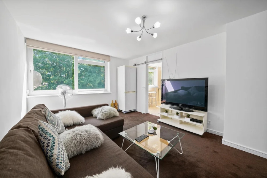 Gatewick Duplex Serviced Apartment