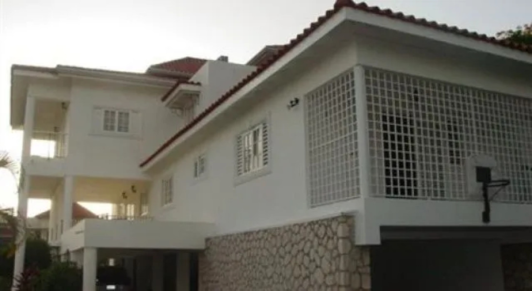 Hill Top Kingston Jamaica Bed & Breakfast