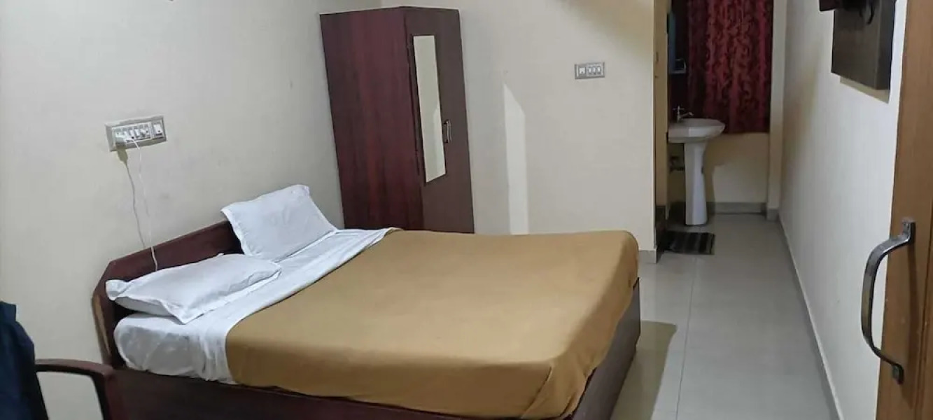 iROOMZ Hotel Vishwa Lodging