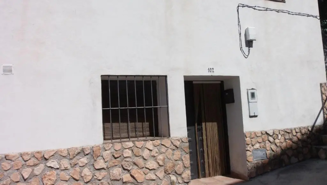 Casas La Piedra De Tíscar