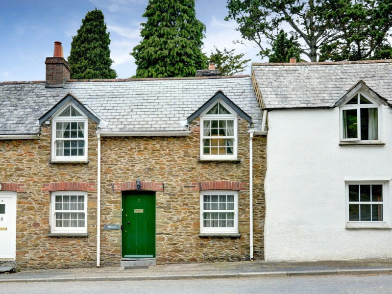 Charming Holiday Home With Lovely Garden