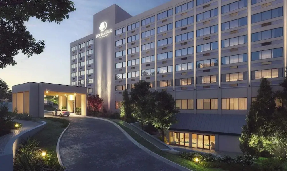 DoubleTree by Hilton Clarksville Riverview
