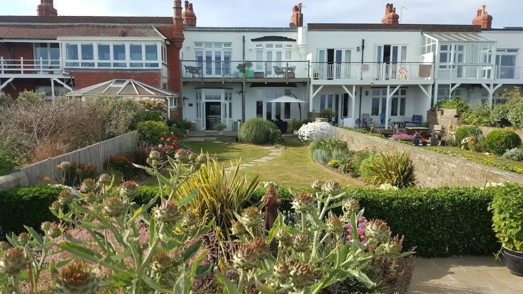 Bexhill Beach Residence Bed & Breakfast