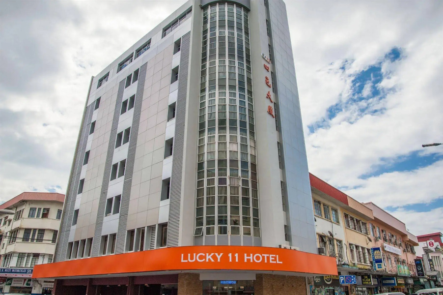 Lucky 11 Hotel