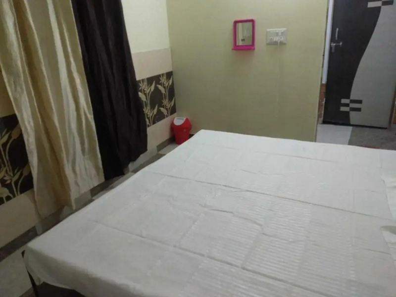 OYO 701211 Rock Star Hotel & Rooms